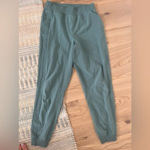 Lululemon joggers!